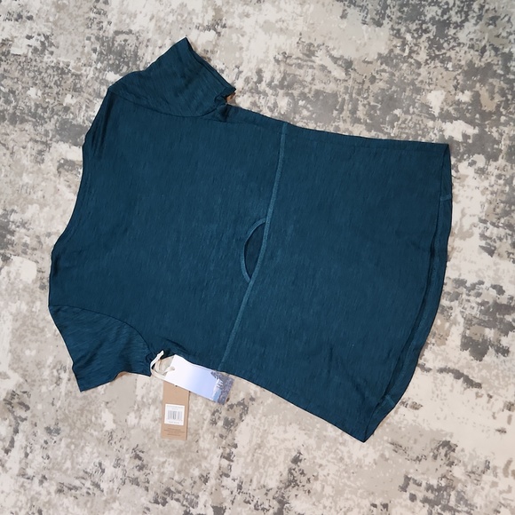 Performance T-Shirt - Picture 10 of 11